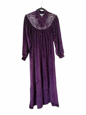 Vtg 70s Donna Richard Gilligan & O’Malley Purple Velour Maxi Robe M Whimsigoth